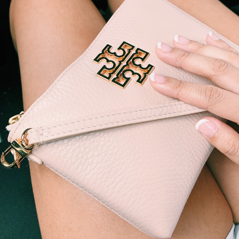TORY BURCH BLUSH WRISTLET